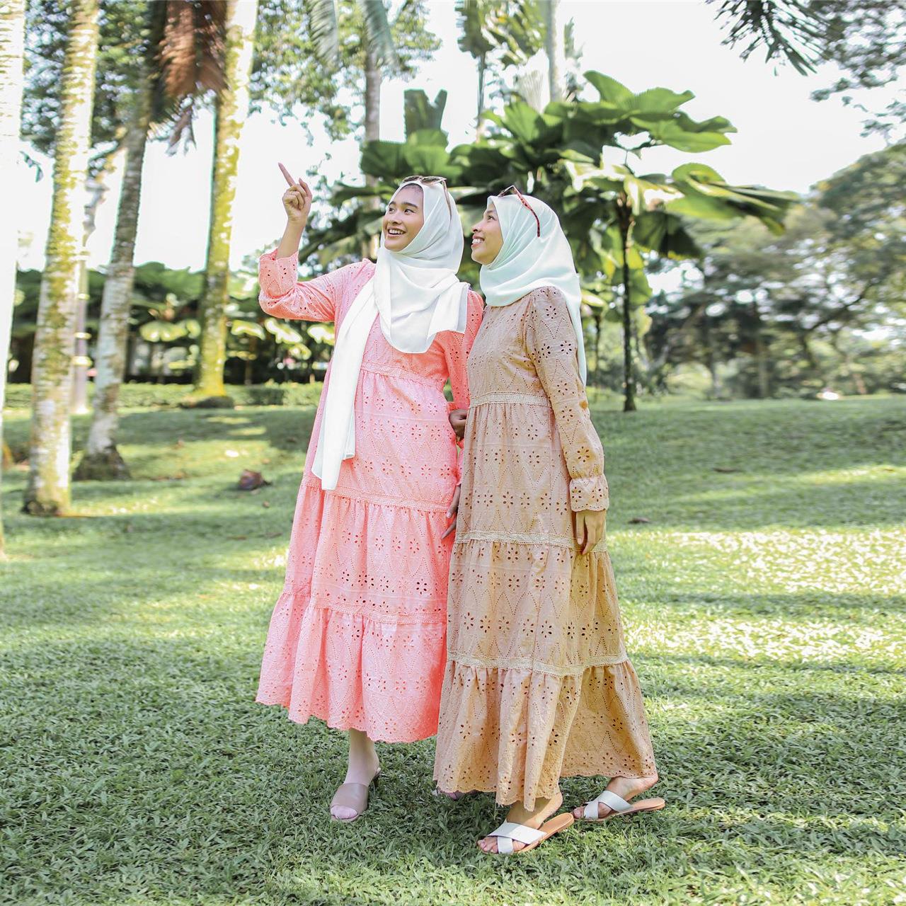 Indonesian Hollow Lace Dress W - Ethnic Fashion Collection 评论和价格
