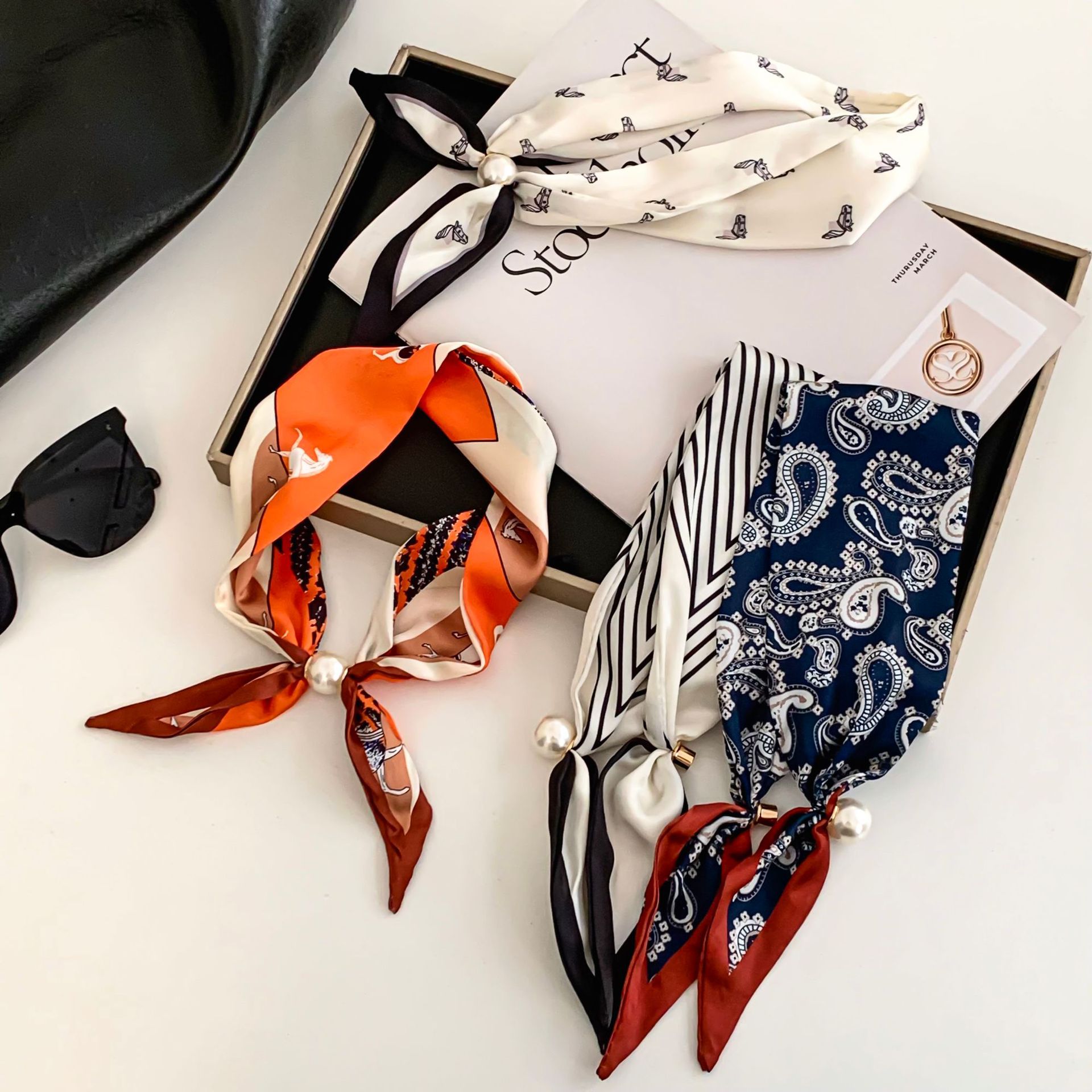 Cashew Flower Silk Scarf Effor - Ethnic Fashion Collection 评论和价格